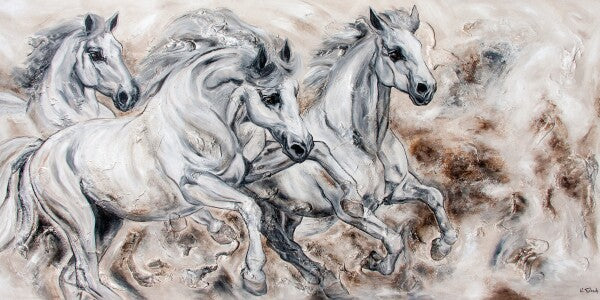 02-35 Galoppierende andalusische P.R.E. Schimmelhengste in feuriger Vorwärtsbewegung – Pferde-Kunstdruck von Kerstin Tschech