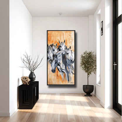 01-10 Weiße iberische Stutenherde mit wachsamem Blick vor Erdfarben – Pferde-Acrylglasbild von Kerstin Tschech